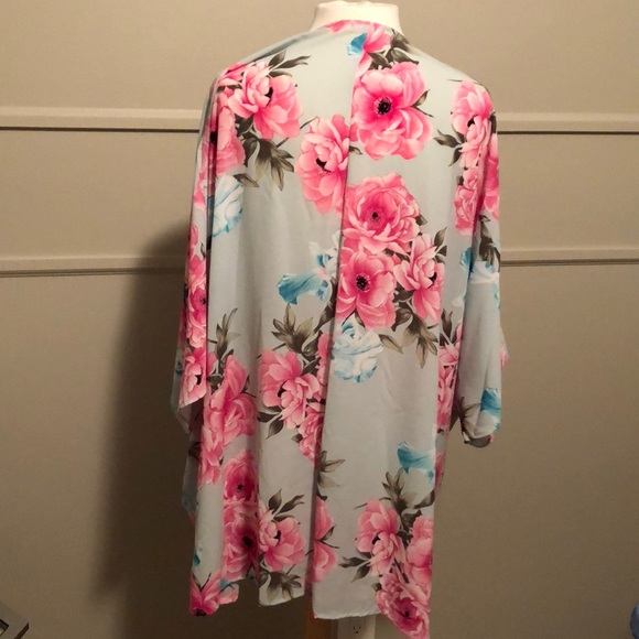 SALE! TODAY ONLY! Floral kimono - Picture 3 of 3
